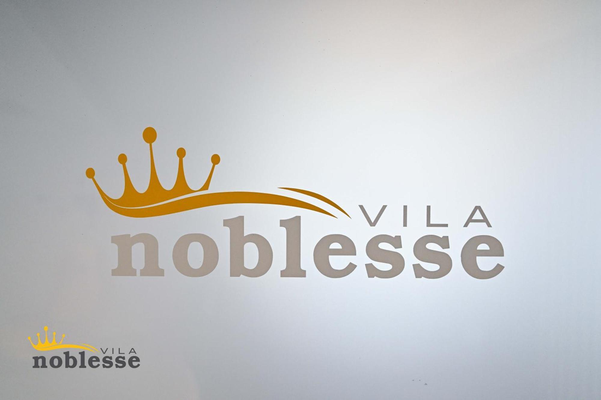 Vila Noblesse Sovata Buitenkant foto