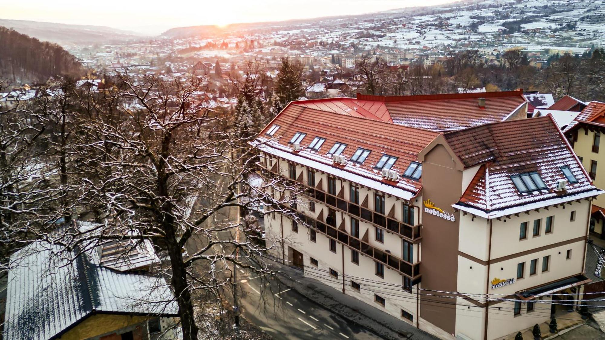 Vila Noblesse Sovata Buitenkant foto